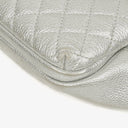 Bolso de cintura Chanel Casual Rock en piel de becerro granulada metálica plateada