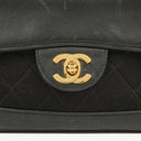 Sac à rabat unique vintage Chanel Medium Classic en agneau matelassé et jersey avec ferrures plaquées or 24K