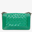 Chanel Old Medium Boy Flap-väska Grönt Lackläder Ruthenium Detaljer