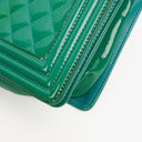 Chanel Old Medium Boy Flap-väska Grönt Lackläder Ruthenium Detaljer