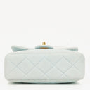 Chanel Vintage Quiltad Mocka Ljusblå Mini Flap-väska