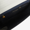 Sac à rabat demi-lune classique Chanel en agneau blanc