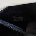 Sac à rabat demi-lune classique Chanel en agneau blanc