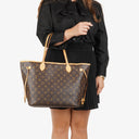 Louis Vuitton Neverfull MM Monogram Canvas Tote Bag