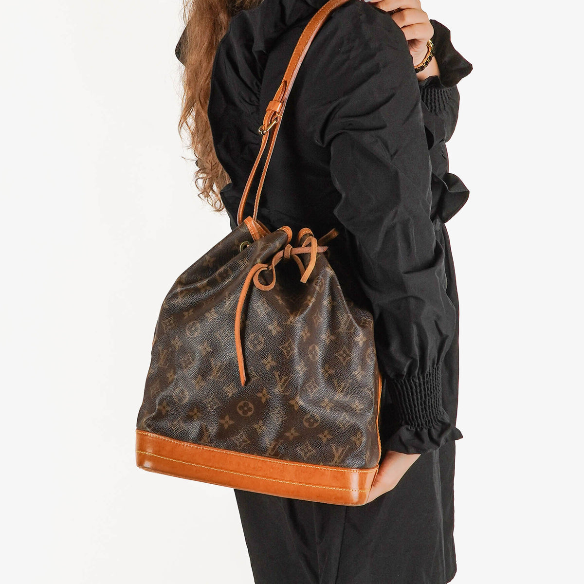 Louis Vuitton Noe Grande GM Monogram Canvas Shoulder Bag