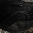 Bolso de Hombro Chanel Camellia en Ante Grabado con Cadena