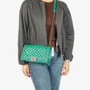 Chanel Old Medium Boy Flap-väska Grönt Lackläder Ruthenium Detaljer