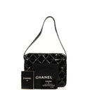 Chanel Borsa a Spalla in Pelle Verniciata Trapuntata Nera con Cuciture a Diamante