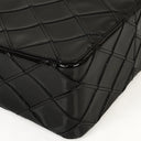 Chanel Borsa a Spalla in Pelle Verniciata Trapuntata Nera con Cuciture a Diamante