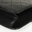 Petit Sac Chanel Classic Single Rabat Noir en Agneau Matelassé avec Ferrures Plaquées Or 24K