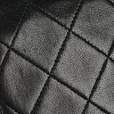 Petit Sac Chanel Classic Single Rabat Noir en Agneau Matelassé avec Ferrures Plaquées Or 24K