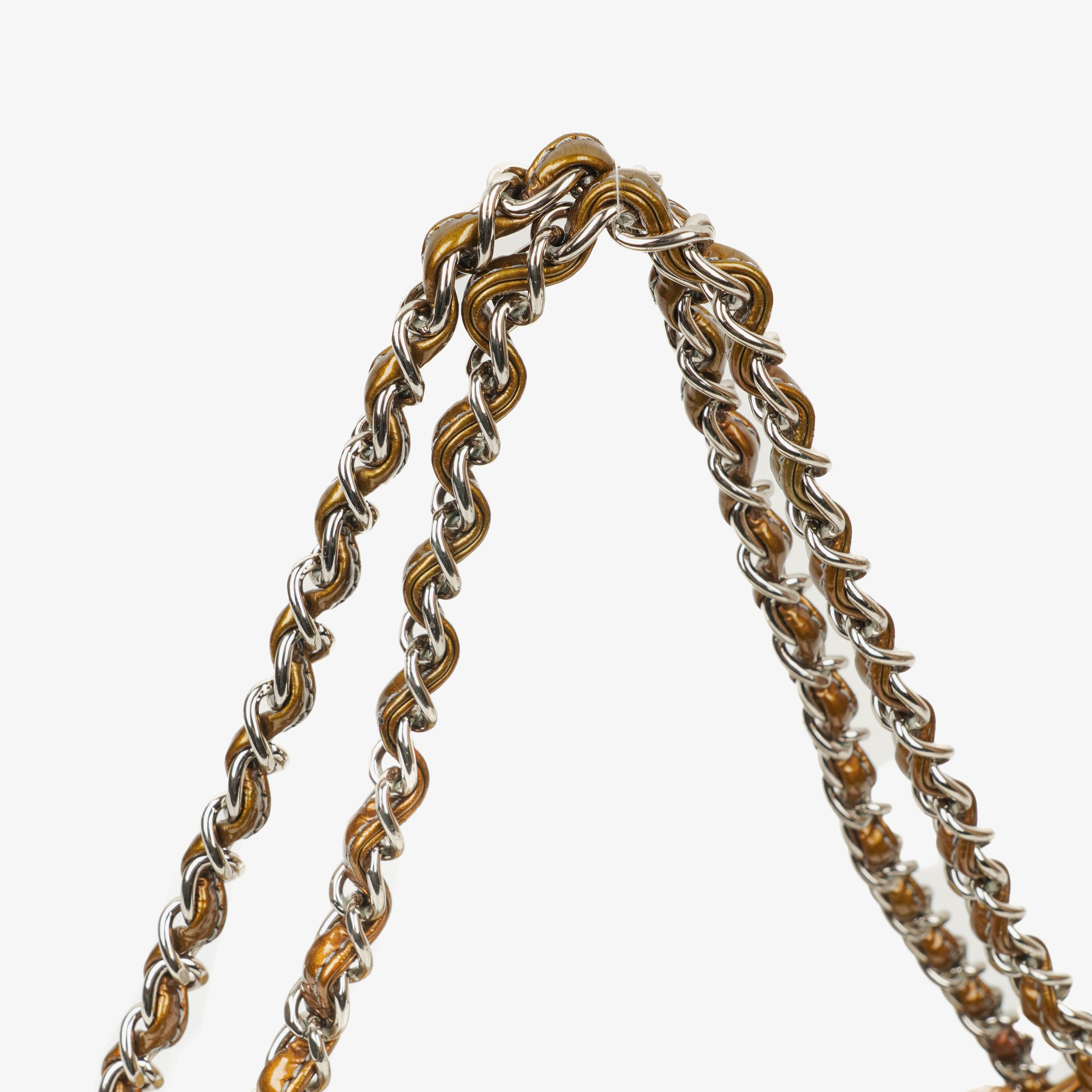 Chanel Akkordeon Lackleder CC Flap Tasche