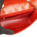 Chanel Vintage Liten Diana Flikväska Röd Quilted Läder 24K Guldpläterade Metalldetaljer