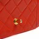 Chanel Vintage Liten Diana Flikväska Röd Quilted Läder 24K Guldpläterade Metalldetaljer