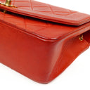 Chanel Vintage Liten Diana Flikväska Röd Quilted Läder 24K Guldpläterade Metalldetaljer