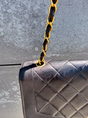 Bolso de solapa grande Diana vintage negro con herrajes chapados en oro 24K Chanel