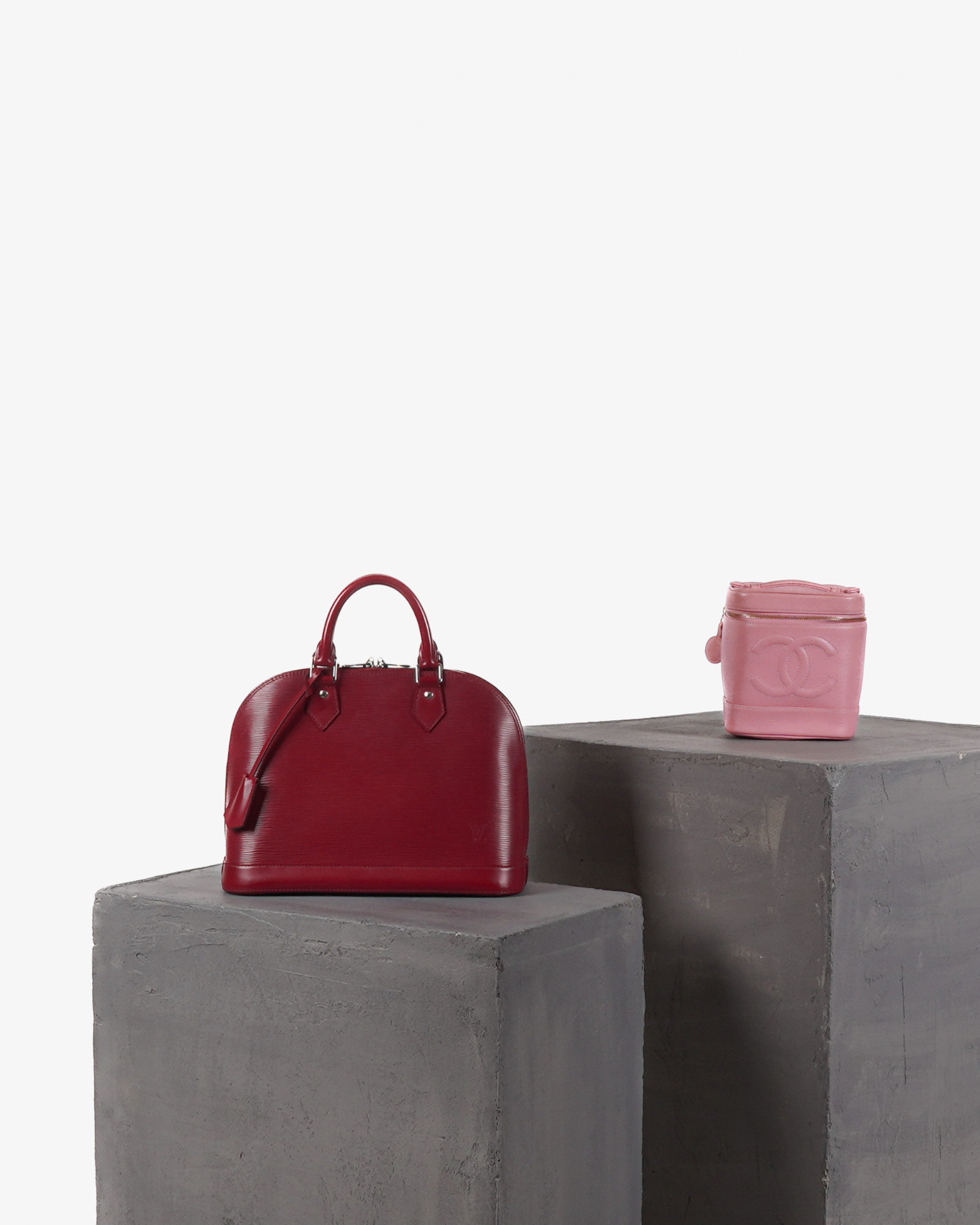 <p>Pre-Owned Designer Bags<br/><br/><br/><br/><br/><br/><br/><br/></p>