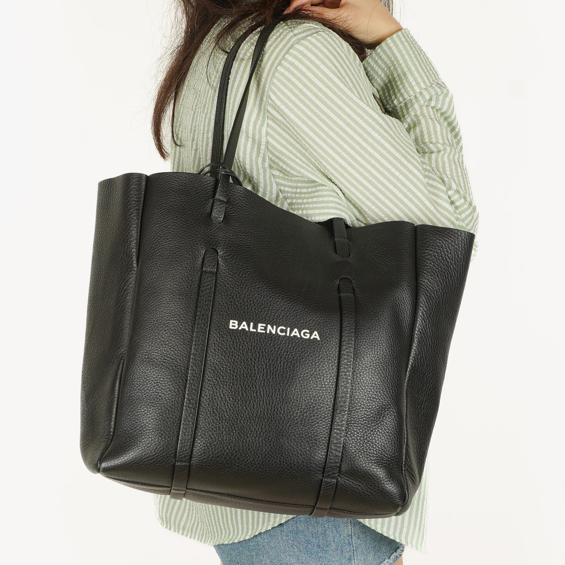 Balenciaga Black Pebbled Calfskin Medium Everyday Tote Bag