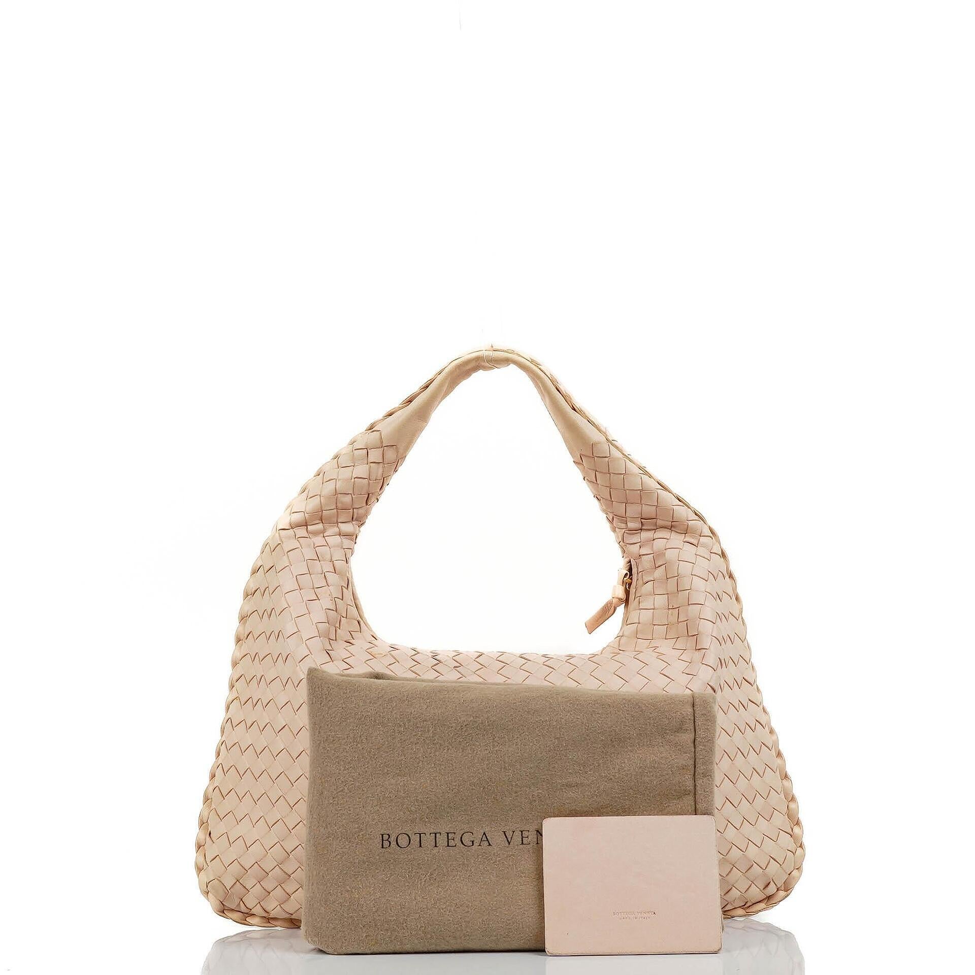 Bottega Veneta Nappa Intrecciato Light Pink Medium Veneta Hobo Bag