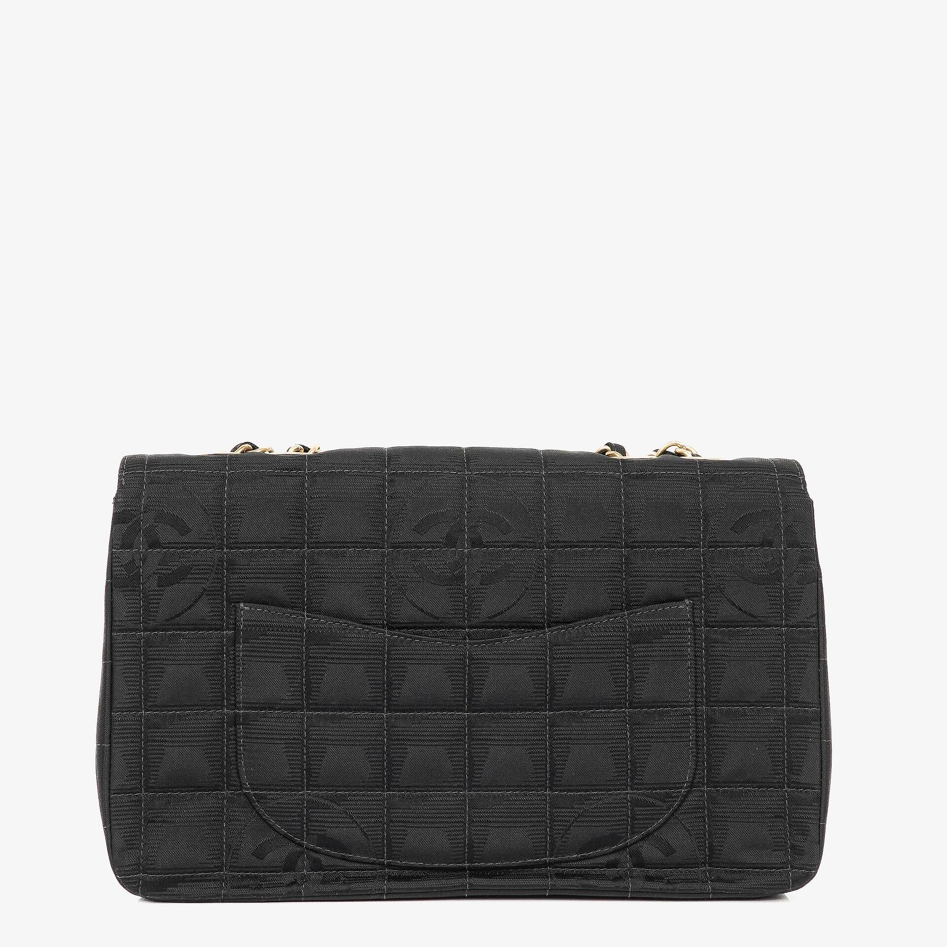 chanel-black-travel-line-