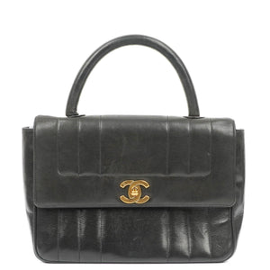Chanel Svart Vertikal Quiltad Lammnappa Kelly Flap-väska