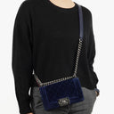 Chanel Kleine Boy Flap Tasche Blauer Samt Ruthenium Hardware