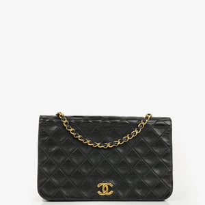Sac à rabat classique intégral en cuir matelassé noir Chanel avec ferrures plaquées or 24 carats
