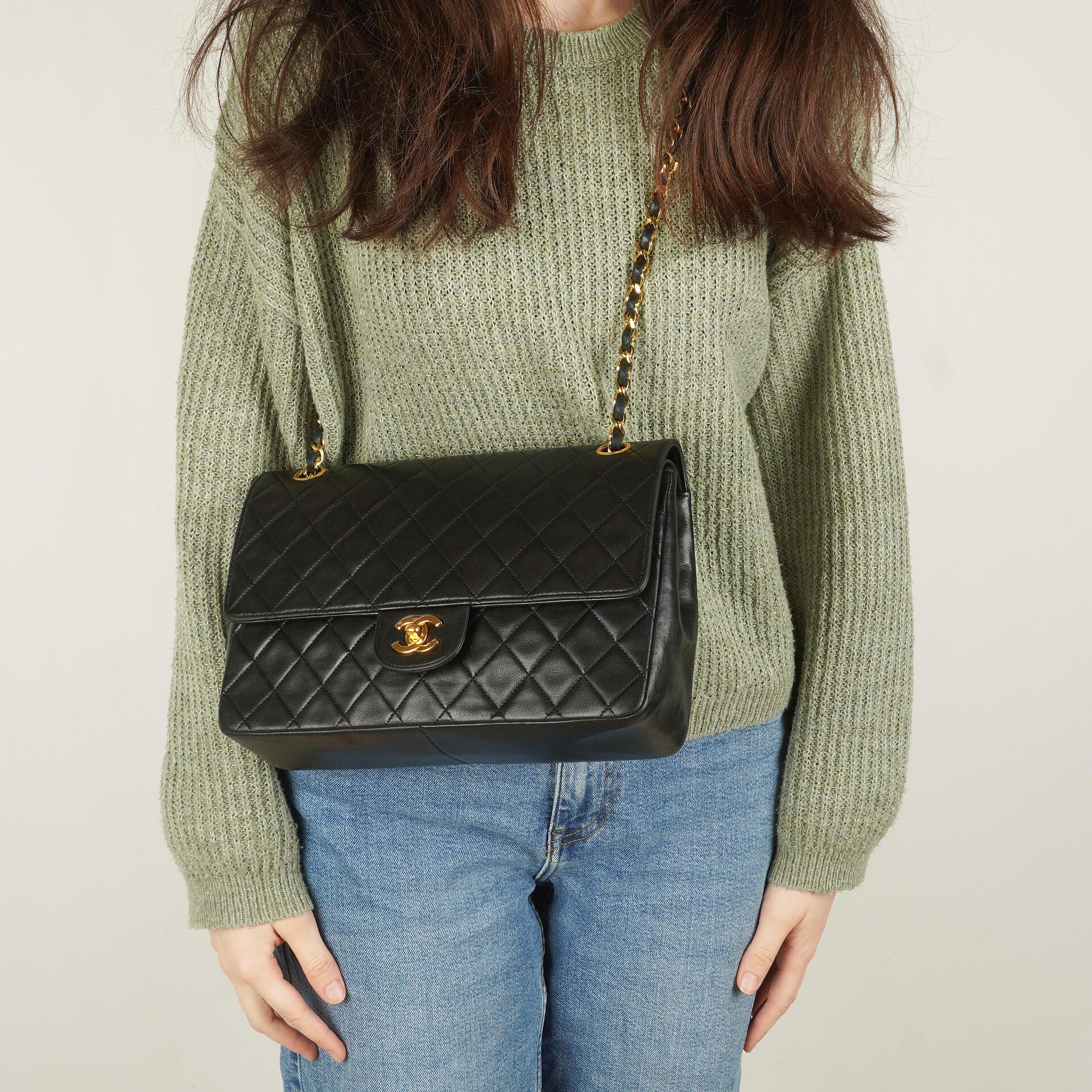 Chanel Medium Classic Vintage Double Flap Bag Black Quilted Lambskin 24K Gold-Plated Hardware