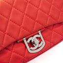 Chanel Icons Secret Label Quiltad Kalvskinn Flapväska med Silverfärgad Metall