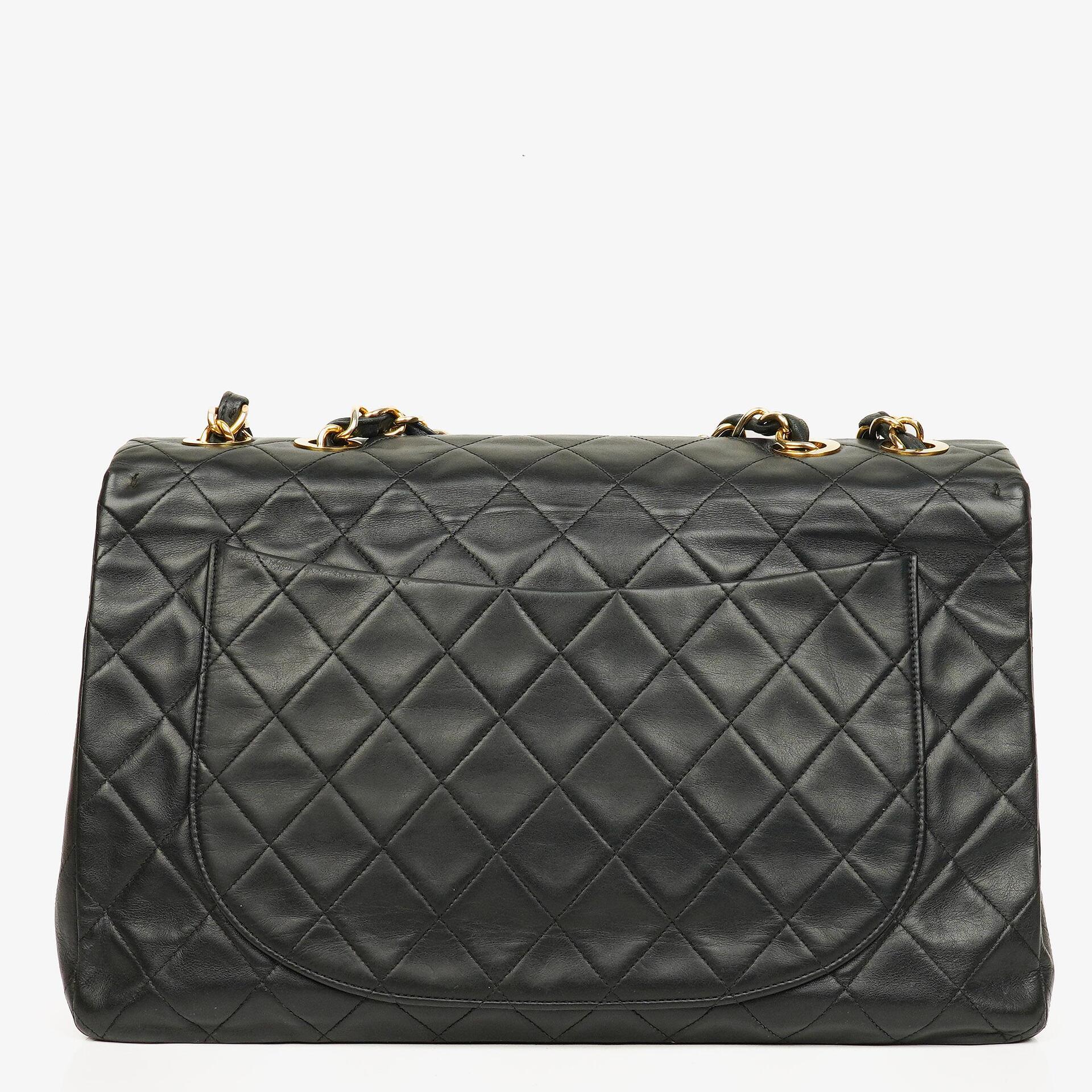 chanel-maxi-jumbo-cc-classic-