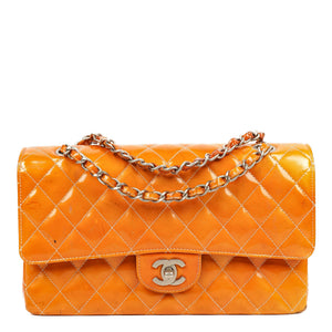 Chanel Medium Klassisk Dubbelflik Orange Lackad Quiltad Läder Med Silverfärgad Metall