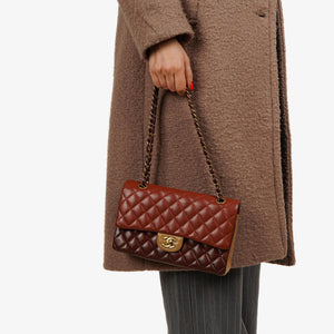 Chanel Mittelgroße Klassische Doppelklappe Tasche Braun Mehrfarbig Gestepptes Lammleder Mit Antikgoldfarbenen Beschlägen