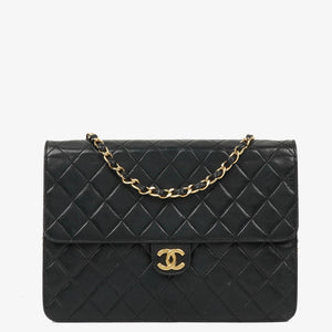 Chanel Mittlere klassische Einzelklappen-Tasche Schwarz gestepptes Lammleder mit 24K goldplattierter Hardware
