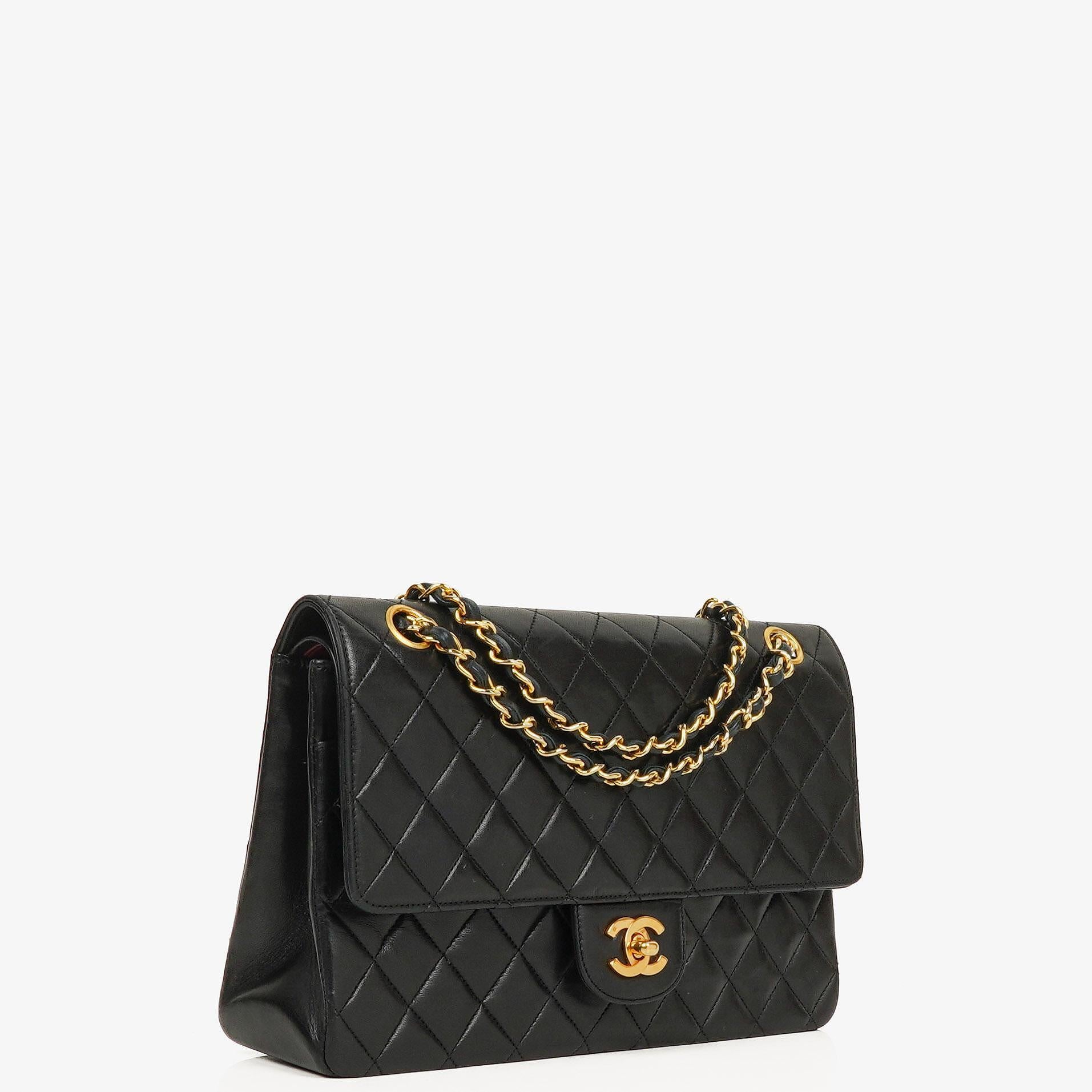 Chanel Medium Classic Vintage Double Flap Bag Black Quilted Lambskin 24K Gold-Plated Hardware