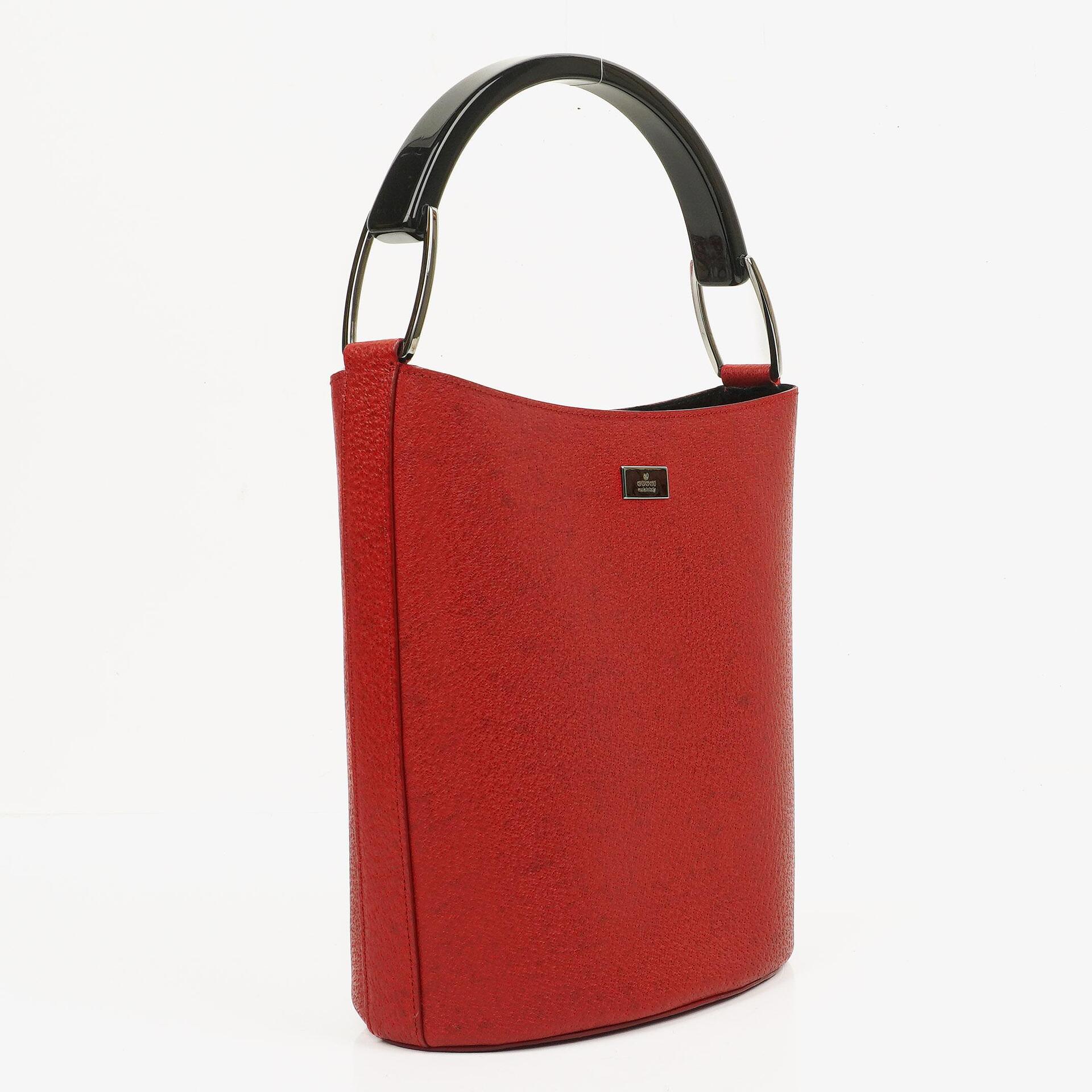 Gucci Vintage Bucket Bag in Red Leather with Pouch