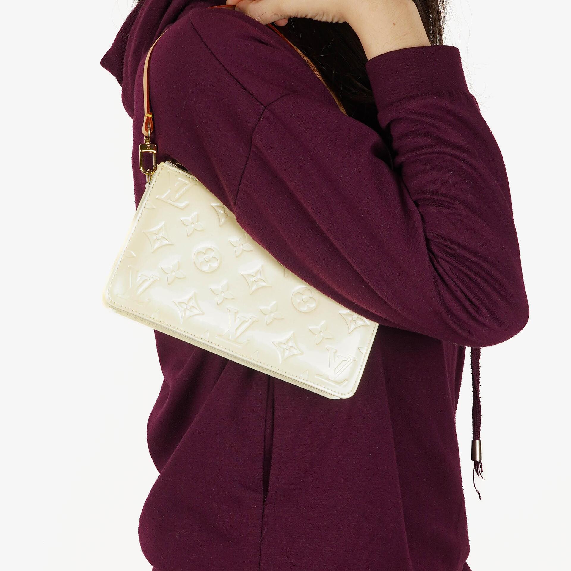 Louis Vuitton Lexington Perle Monogram Vernis Clutch Handbag