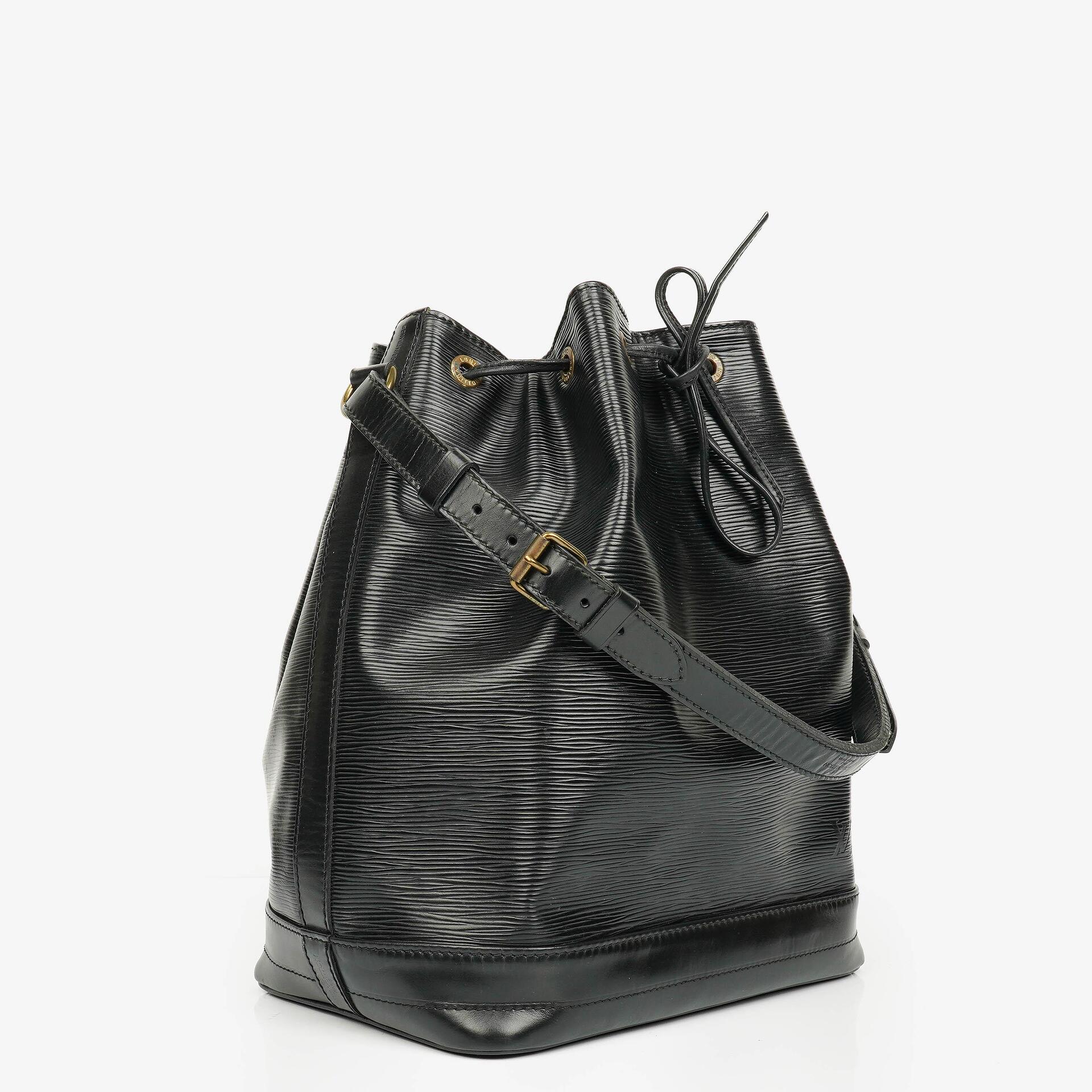 Louis Vuitton Noe GM Black EPI Leather Shoulder Bag