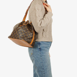 Louis Vuitton Petit Noe Monogram Canvas axelväska