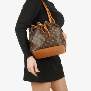 Louis Vuitton Petit Noe Monogram Canvas Axelväska